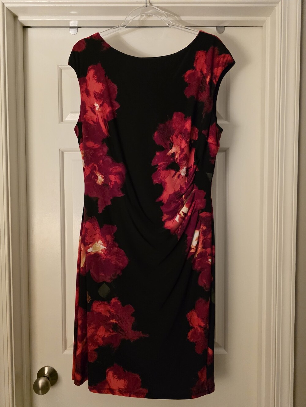 NWT Figure-Flattering LAUREN  Sleeveless Dress Black/Red - Size 18